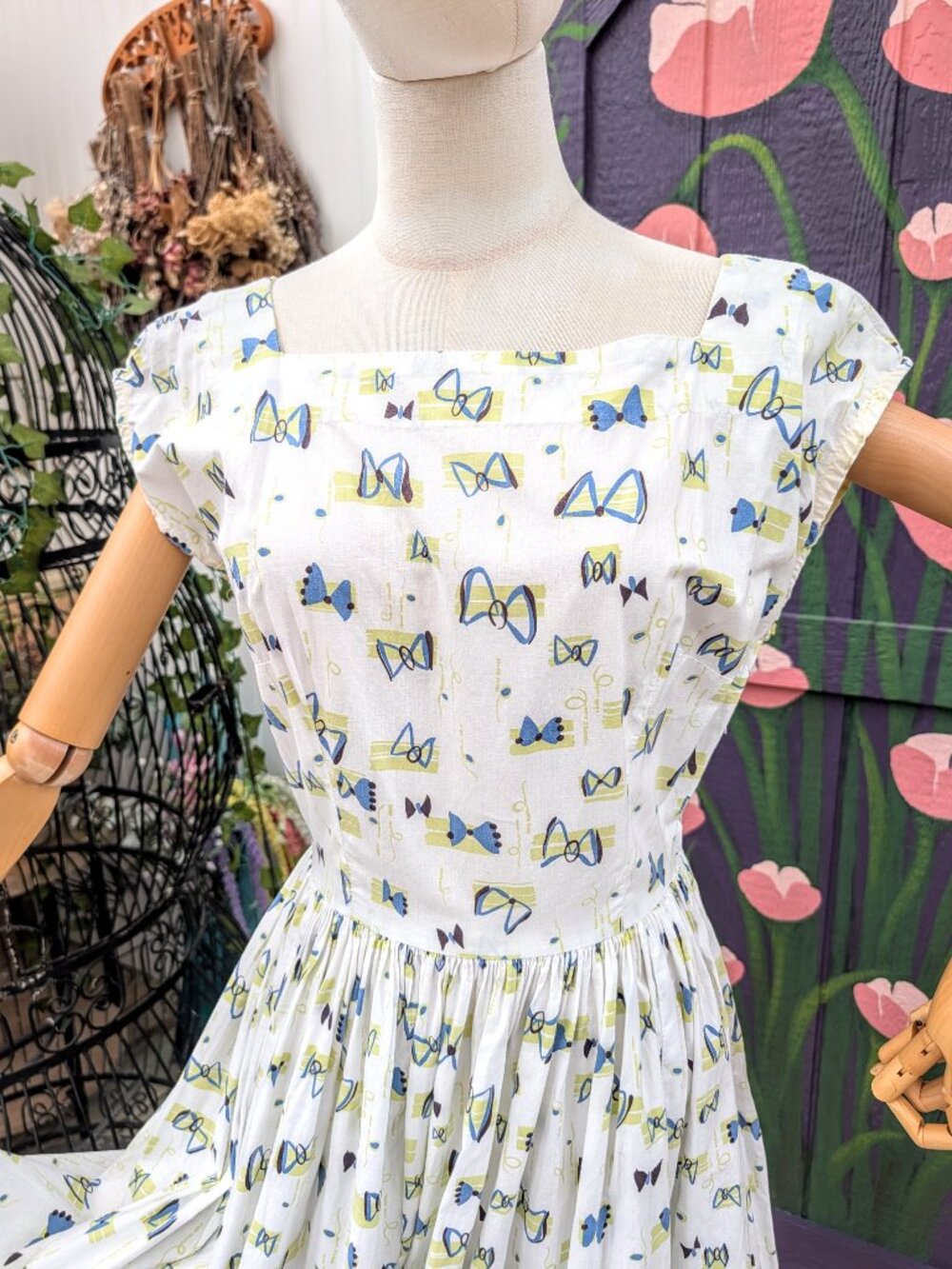 Vintage 1950's Mid-Century Bow Print Fit n Flare Sundress, Handmade - Picture 4 of 15